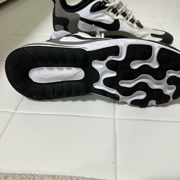 Nike men’s sneakers - Picture 4 of 4